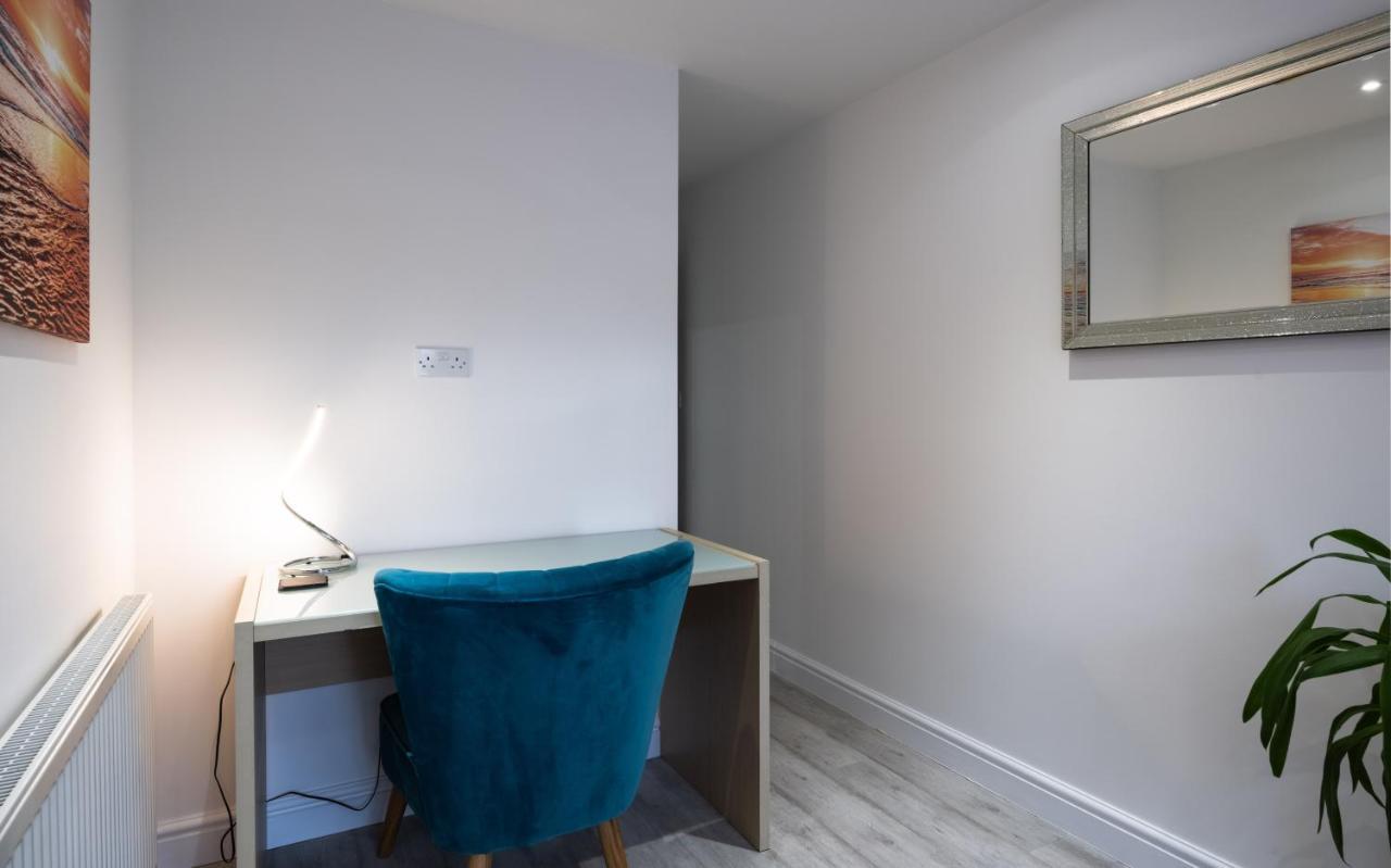Beautiful House In South Cambridge, 14-Min Drive To The City Centre, Free Parking, No Sofabeds, Sleeps 6 Extérieur photo