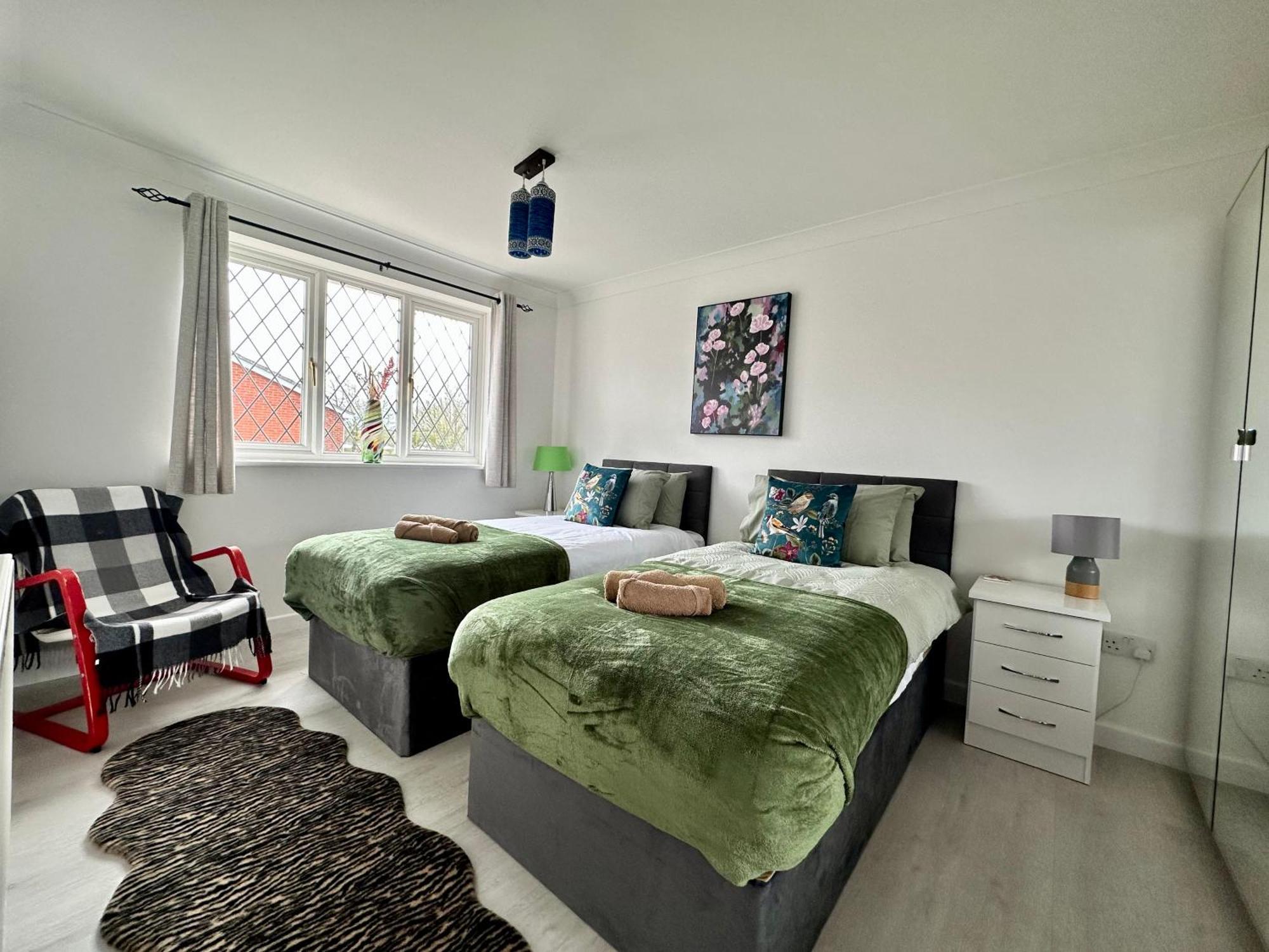 Beautiful House In South Cambridge, 14-Min Drive To The City Centre, Free Parking, No Sofabeds, Sleeps 6 Extérieur photo
